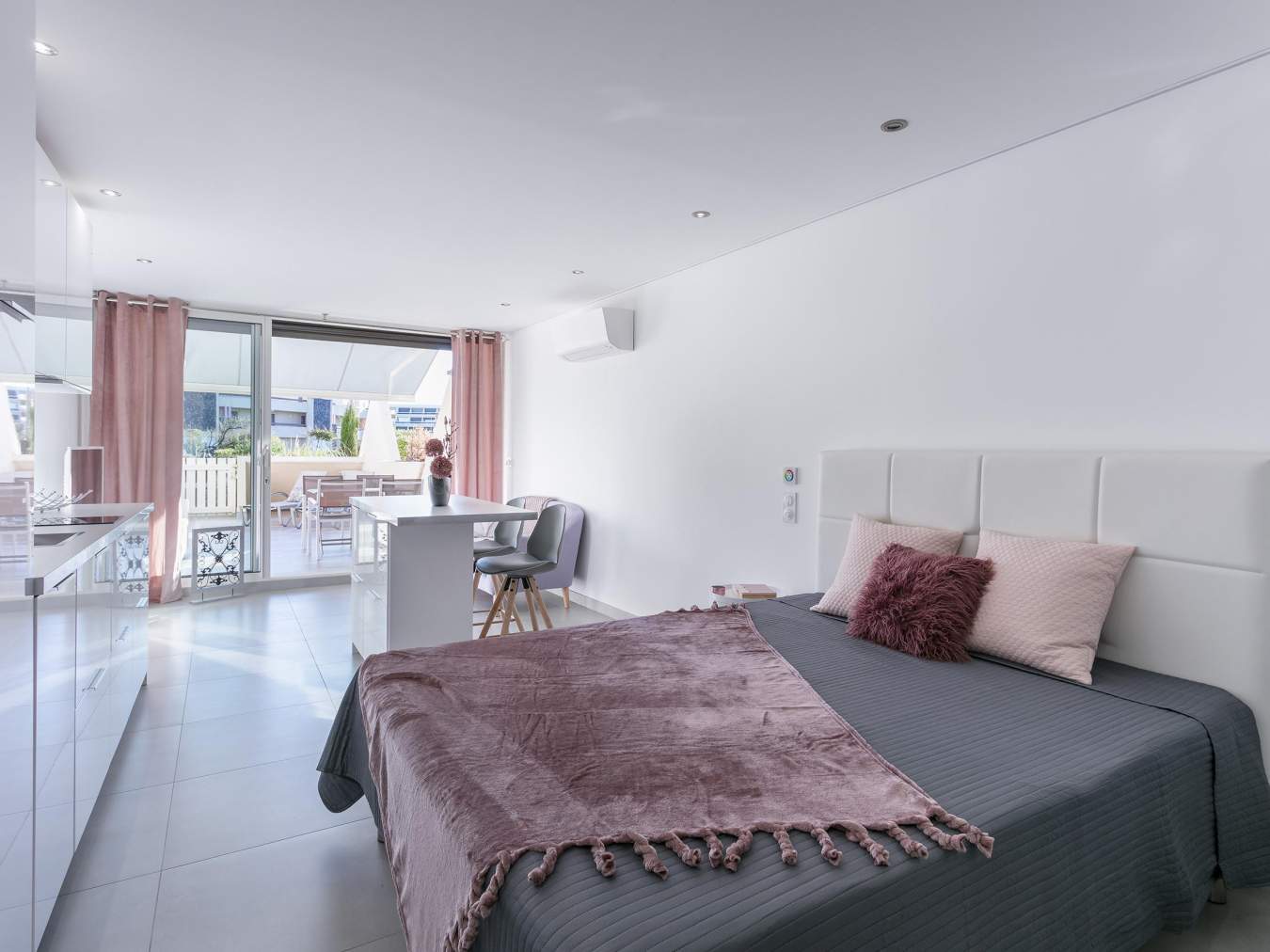 White Love heliopolis