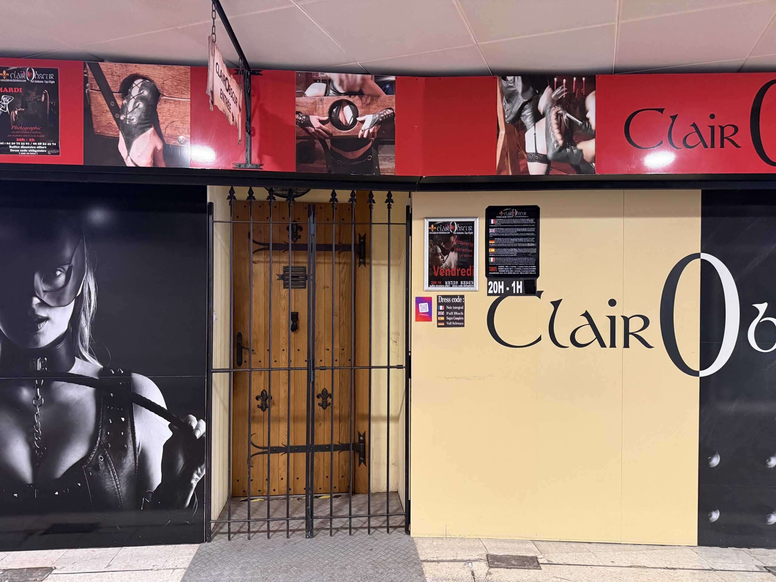 Club libertino Clair Obscur en Cap d'Agde: club SM y BDSM con ambiente fetichista