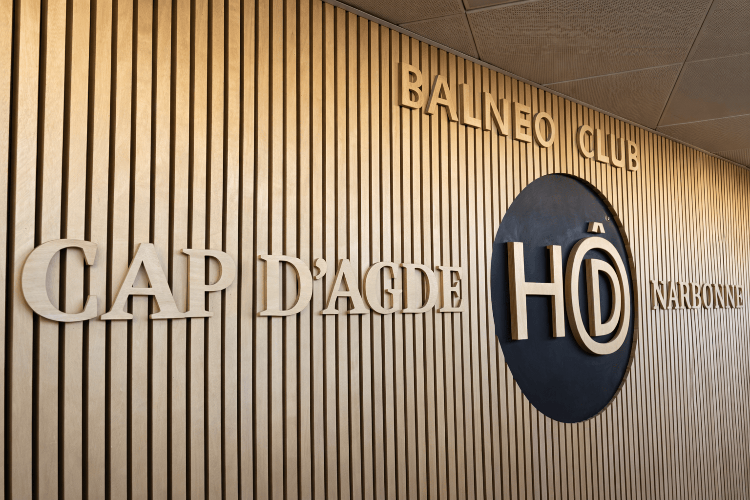 Sauna libertina «Histoire d’O» en Cap d’Agde, con un ambiente íntimo y zonas de relajación