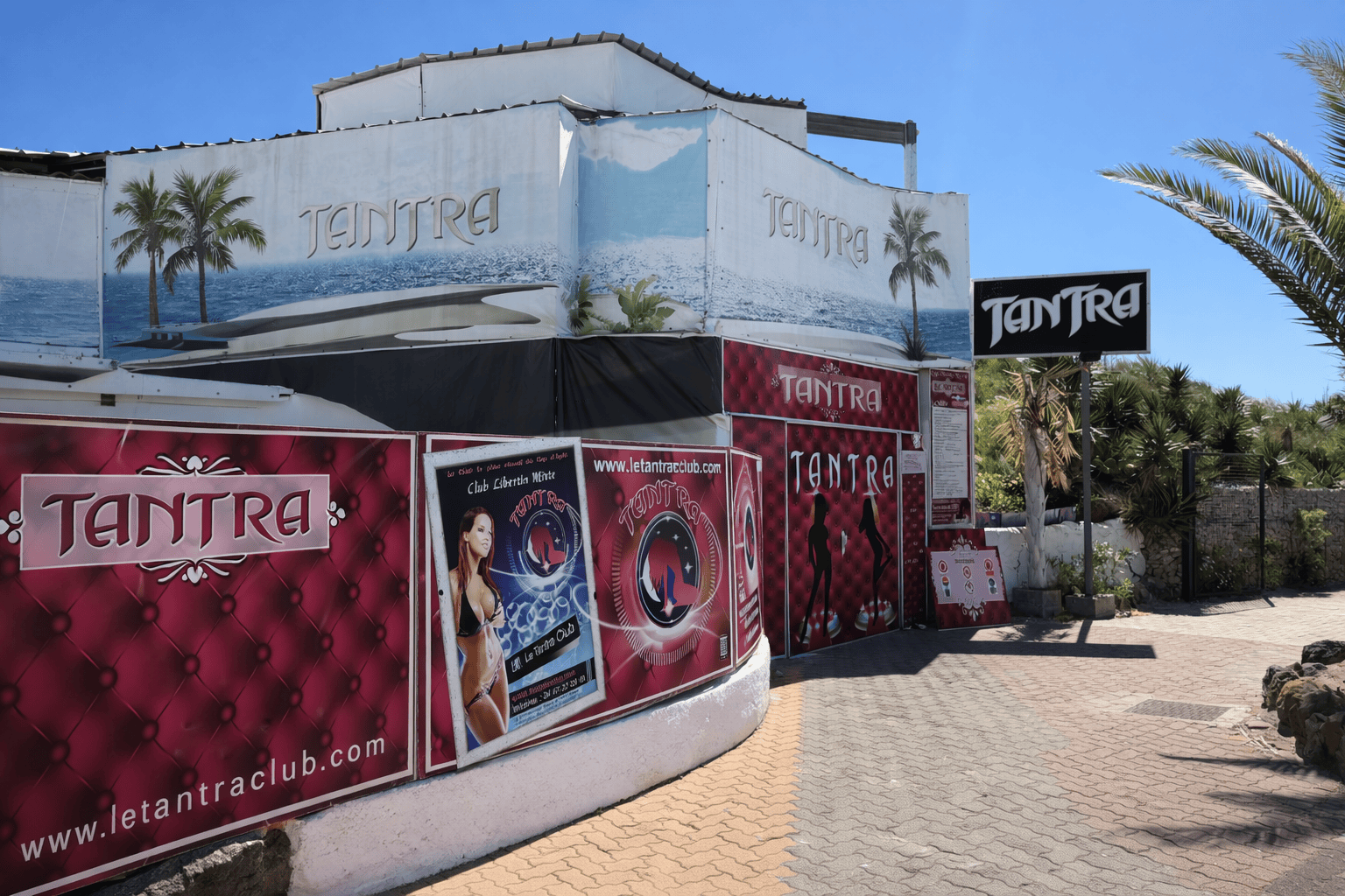 Club libertin Tantra au Cap d Agde club de nuit ambiance festive hommes seuls acceptés