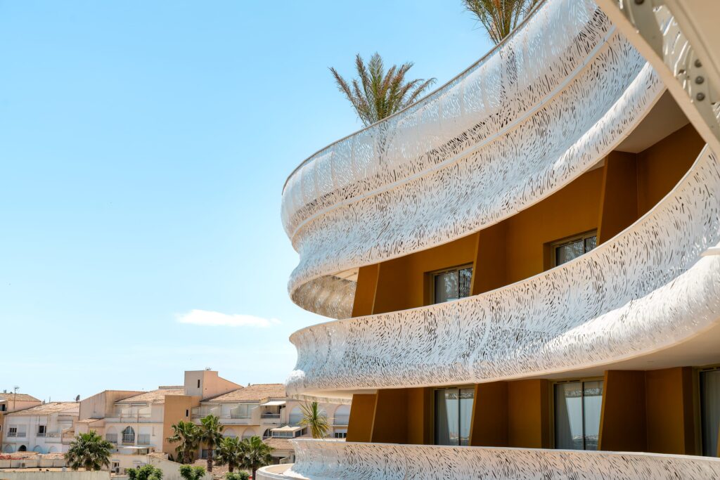 Vibes Resort Cap d'Agde résidence luxe Village Naturiste rooftop piscine